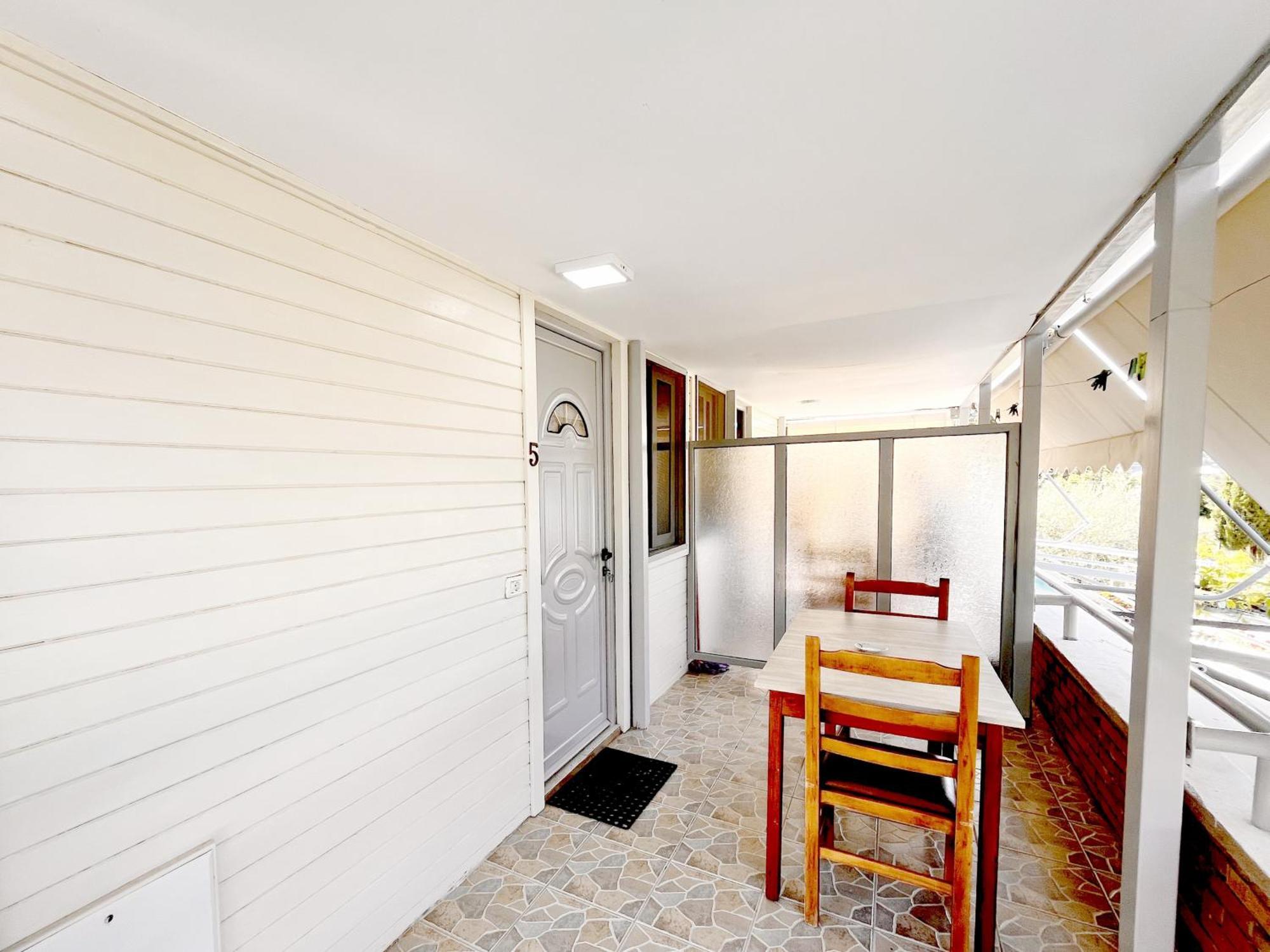 Garden Rooms Himare Exterior foto