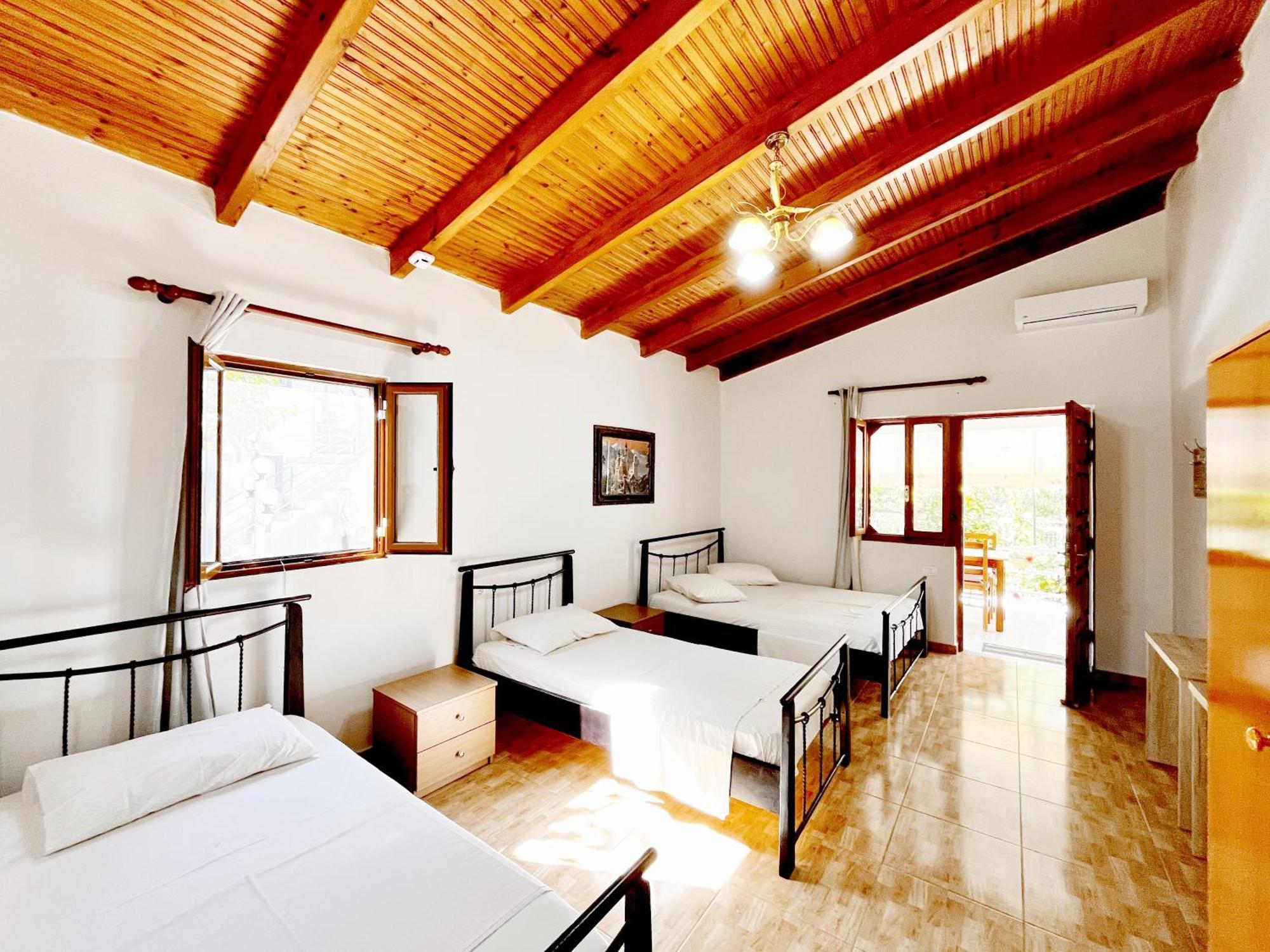 Garden Rooms Himare Exterior foto