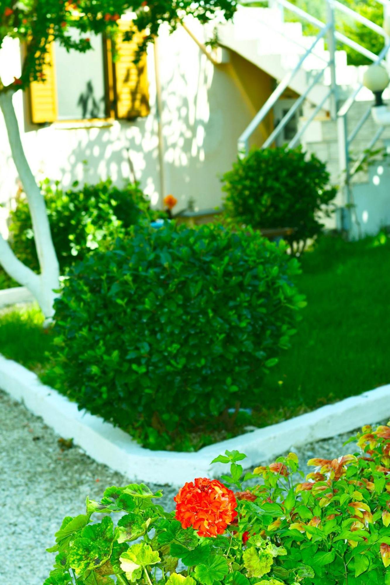 Garden Rooms Himare Exterior foto