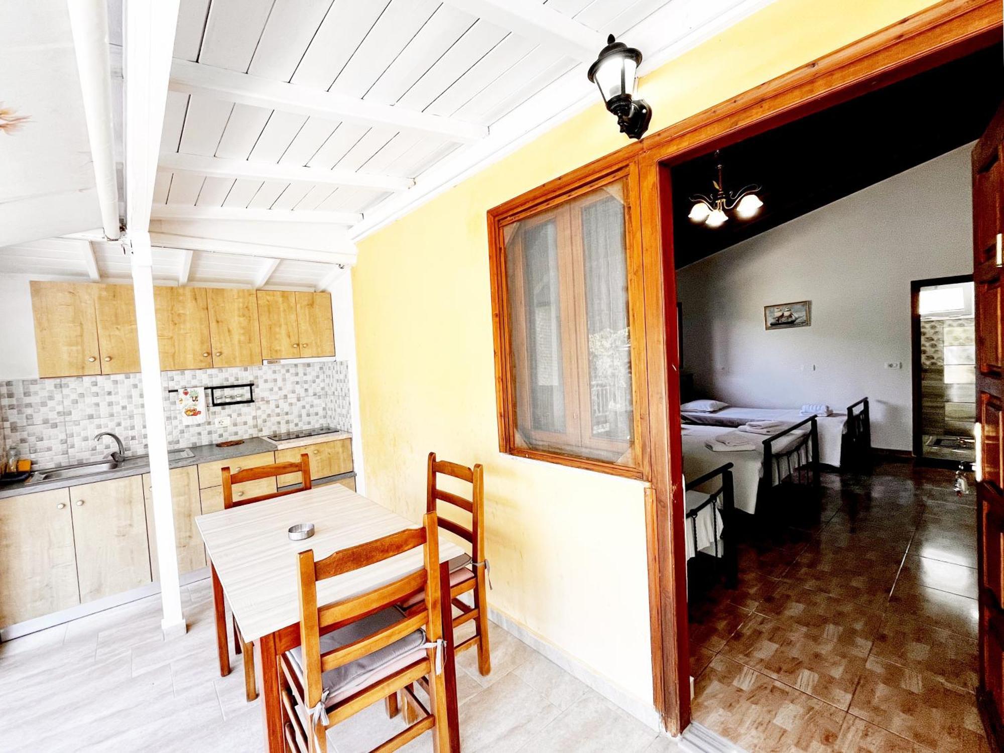 Garden Rooms Himare Exterior foto